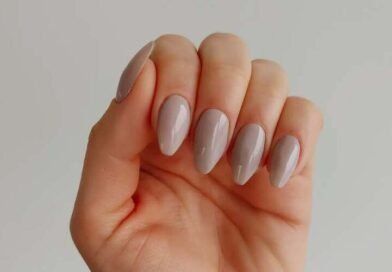 Gingerbread Nails